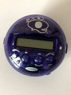 Radica 20Q 20 Questions Electronic Hand Held 2005 Game Purple